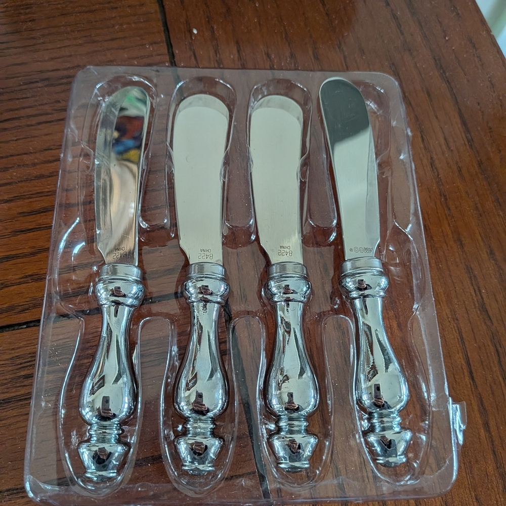 Silver Butter/Charcuterie Small Spreaders Set of‎ 4